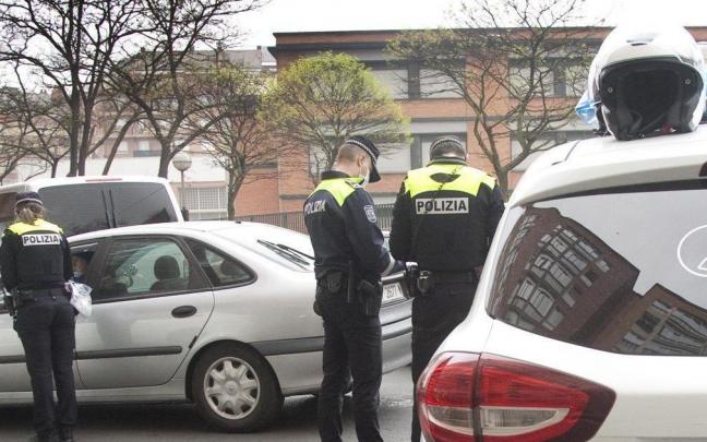 La Policía Local ha detenido este fin de semana a tres varones por delitos de violencia de género.