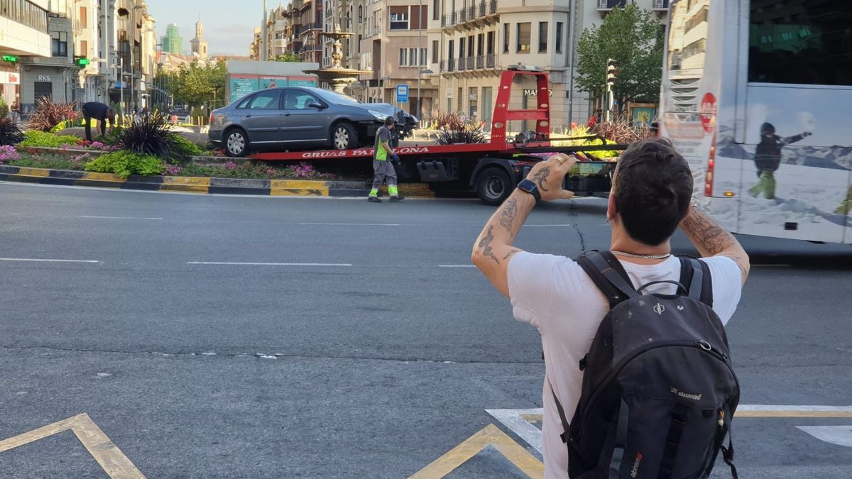 El suceso ha llamado la atención de quien por allí pasaba.