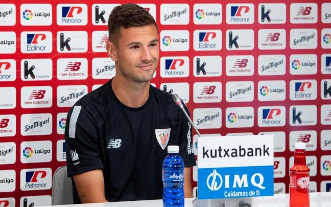 Gorka Guruzeta se ha mostrado ambicioso en la rueda de prensa previa al Elche-Athletic Gorka Guruzeta se ha mostrado ambicioso en la rueda de prensa previa al Elche-Athletic