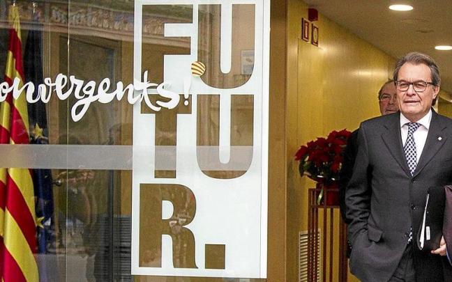 Artur Mas, a su salida de una reunión en la sede de CDC en enero de 2016, cuando se agotaron sus posibilidades de seguir de president.