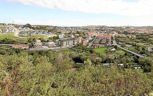 Los presupuestos no aprobados reservaban una partida para urbanizar el área de Iberre. | FOTO: C. ZÁRATE Los presupuestos no aprobados reservaban una partida para urbanizar el área de Iberre. | FOTO: C. ZÁRATE