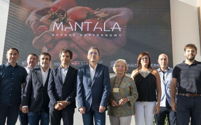 Diversos participantes en Mantala posan en la presentación de la iniciativa, hoy en Tabakalera. Diversos participantes en Mantala posan en la presentación de la iniciativa, hoy en Tabakalera.