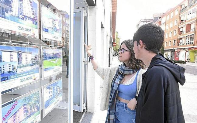 El incremento de las compraventas fue superior en el caso de la vivienda nueva. | FOTO: JOSÉ MARI MARTÍNEZ