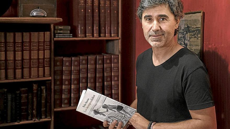 Pedro Simón, novelista con larga obra publicada y periodista en activo.