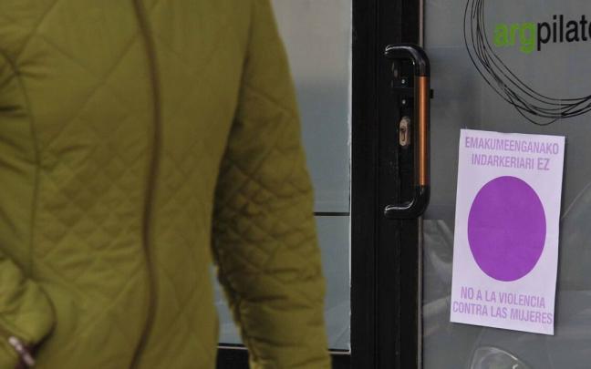 Cartel contra la violencia machista