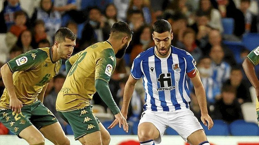 El ‘txuri-urdin’ Mikel Merino, en un partido ante el Betis.