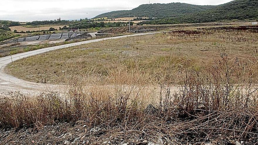 Vista panorámica de uno de los sectores del vertedero de Gardelegi. | FOTO: JOSU CHAVARRI