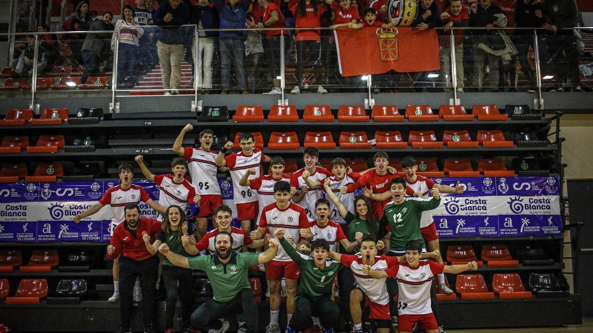 Los jugadores navarros, tras la victoria