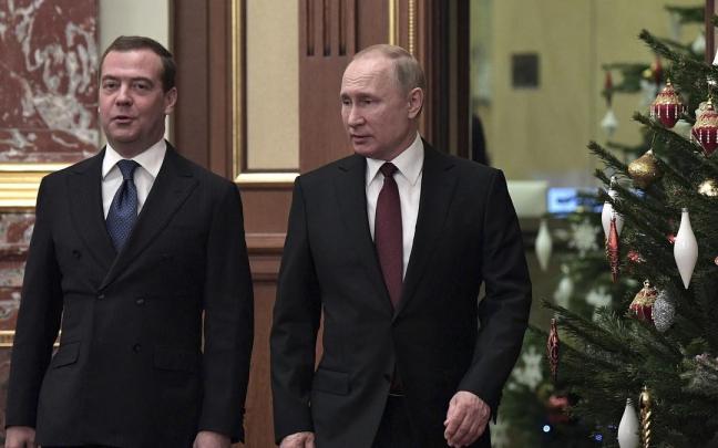 Dimitri Medvedev, junto a Vladimir Putin. Dimitri Medvedev, junto a Vladimir Putin.