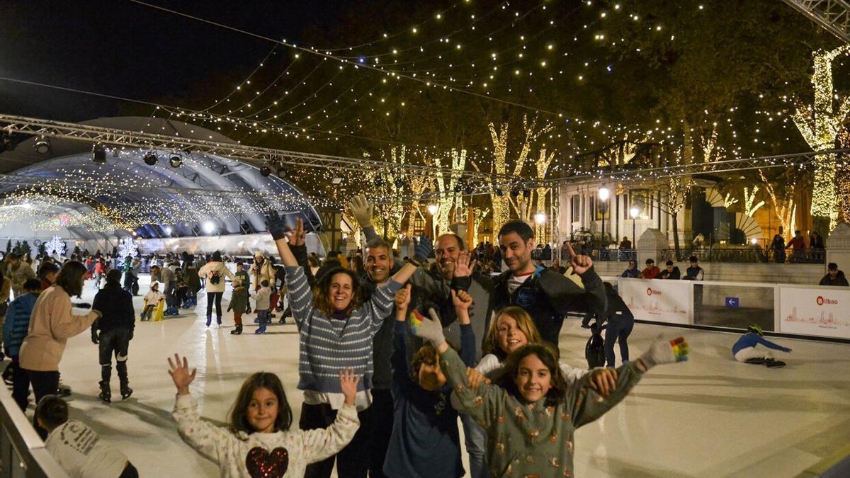 La pista de hielo ha sido una de las actividades que más han disfrutado los bilbainos