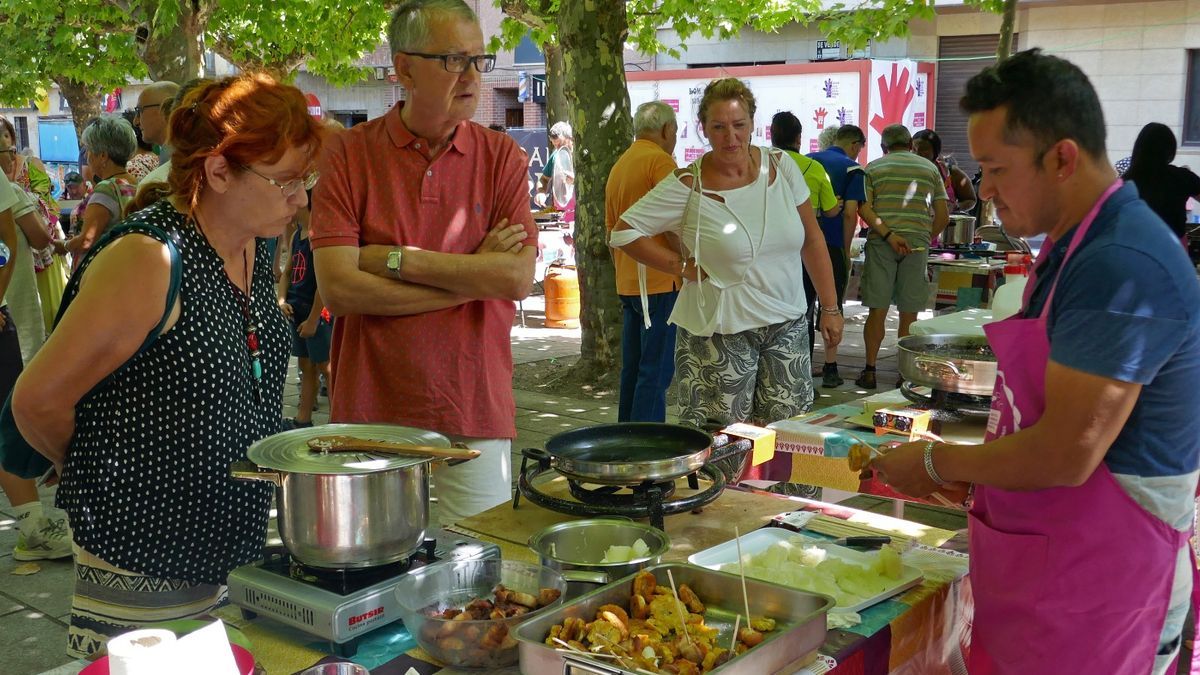 Alfonso Apolo, de Ecuador, preparó carne con patacones.