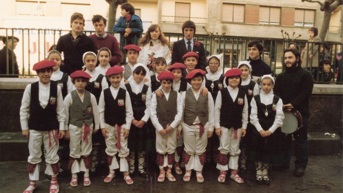 Salleko Txistu y Tronpeti Dantza Taldea, seis décadas de danzas en las plazas