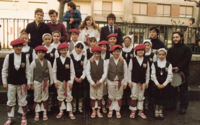 Salleko Txistu y Tronpeti Dantza Taldea, seis décadas de danzas en las plazas