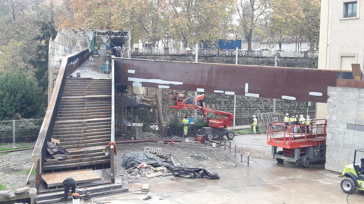 Imagen de la pasarela desde el Arzobispado