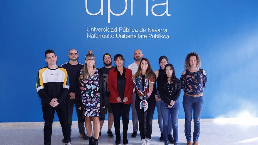 Investigadores de la UPNA, en la semifinal del concurso “Tesis en 3 Minutos”, celebrada en la UPNA, con la directora de la Escuela de Doctorado de Navarra (EDONA) de la UPNA, la catedrática Mercedes Sánchez García (en el c