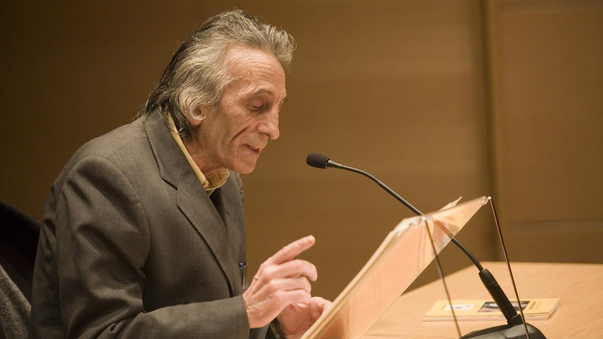 Mariano Iñigo en un recital llevado a cabo en Artium.