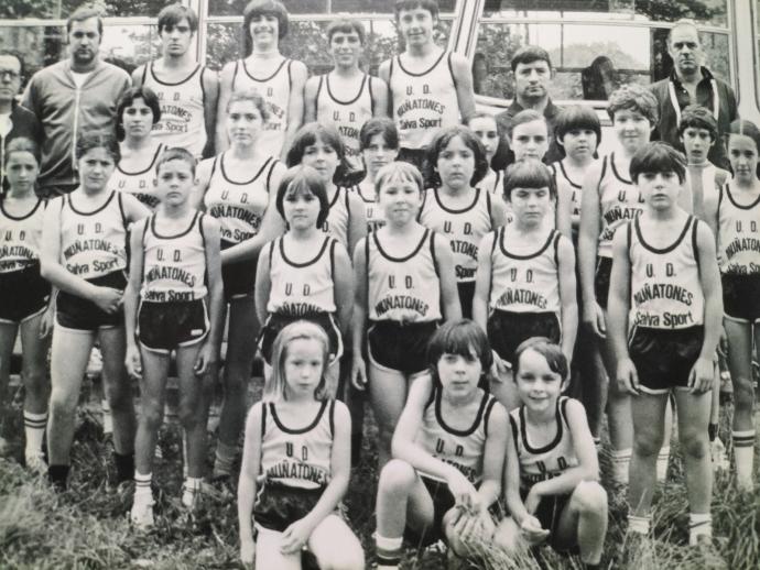 En 1982 se creó oficialmente el club de atletismo U.D. Muñatones nacido en 1977 como sección.