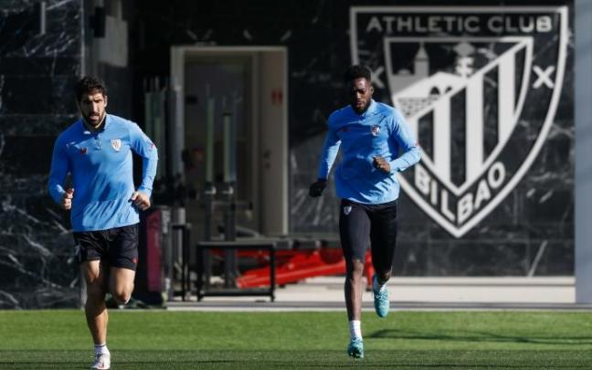 Raúl García e Iñaki Williams fueron la pareja de ataque que eligió Marcelino para Mestalla. Raúl García e Iñaki Williams fueron la pareja de ataque que eligió Marcelino para Mestalla.