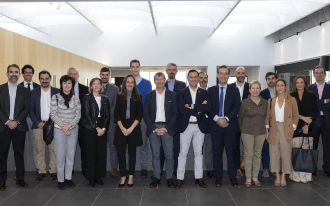 Miembros del Consorcio Passivhaus y representantes de la Escuela T&eacute;cnica Superior de Arquitectura en el acto de presentaci&oacute;n de los Premios Edifica celebrado en Madrid.