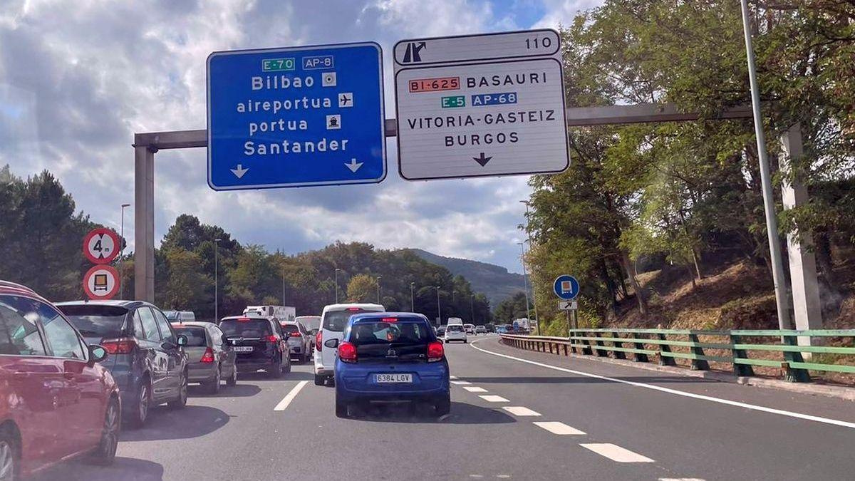 Accidente en la A-8 en Basauri en sentido Cantabria