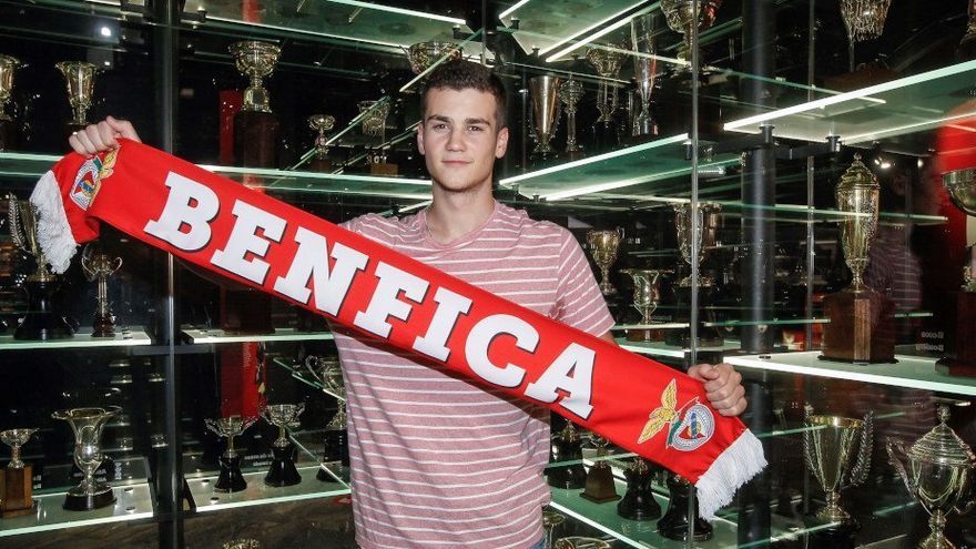 Ander Izquierdo ya está en Lisboa con su nuevo equipo.