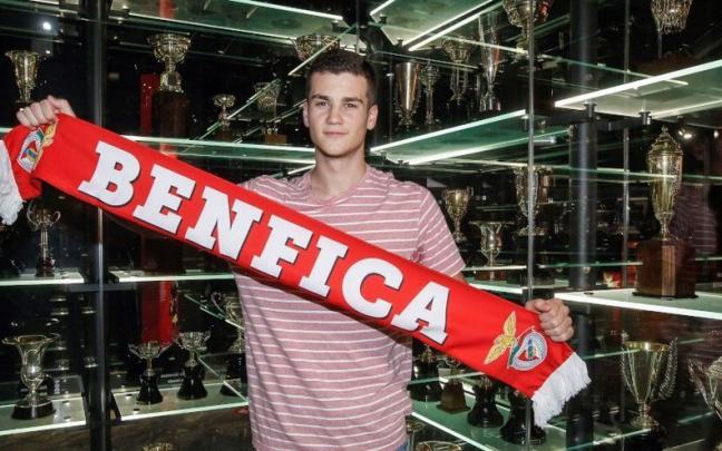 Ander Izquierdo ya está en Lisboa con su nuevo equipo.