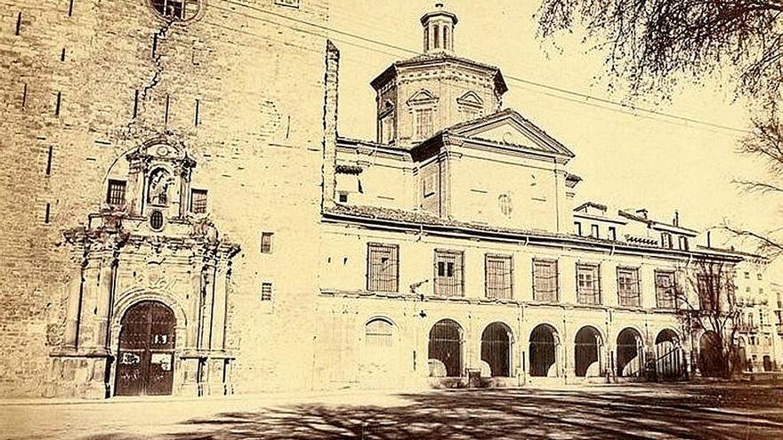 Fachada de San Lorenzo, 1890 | FOTO: HUBERT VAFFIER (BIBLIOTHÈQUE NATIONALE DE FRANCE)