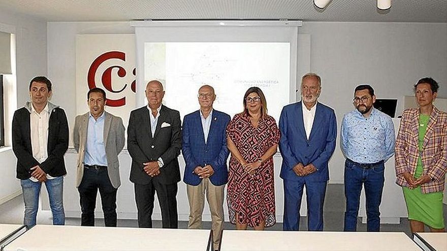 Representantes de Cámara Navarra y de municipios participantes.