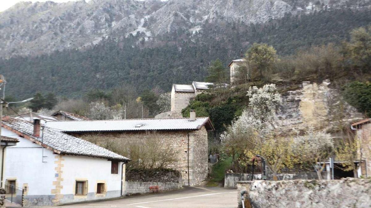 Con motivo de la celebración del 1200 aniversario de la iglesia-monasterio de Tobillas, varios artistas de Valdegovía han donado una obra de arte