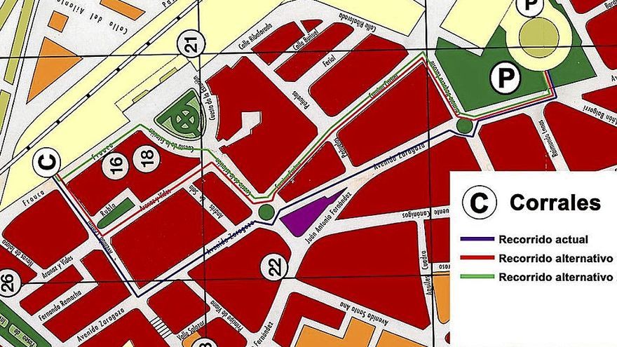 Plano de las tres opciones que se barajaban en 2004, finalmente se optó por la línea de color más claro. | FOTO: PATXI CASCANTE