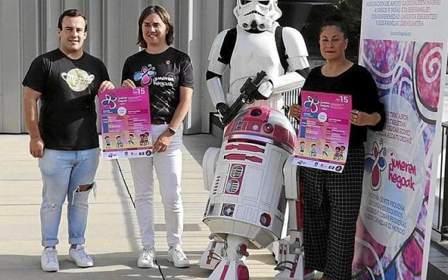 Elipsis eta Juneren Hegoakeko kideak, zinegotziarekin. | ARGAZKIA: N.G.