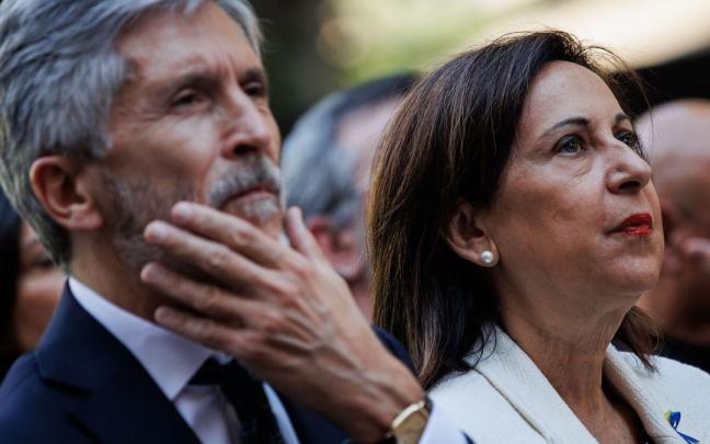 El ministro de Interior, Fernando Grande-Marlaska (izq.), y la ministra de Defensa, Margarita Robles (der.). El ministro de Interior, Fernando Grande-Marlaska (izq.), y la ministra de Defensa, Margarita Robles (der.).