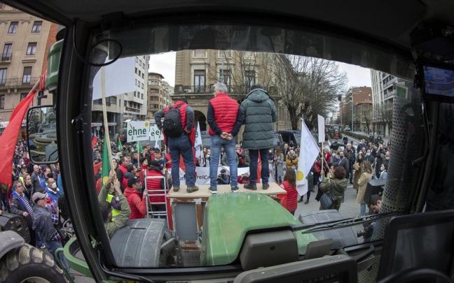 El 3 de marzo el sector primario salió a la calle para exigir precios dignos. El año complicado recién empezaba... El 3 de marzo el sector primario salió a la calle para exigir precios dignos. El año complicado recién empezaba...