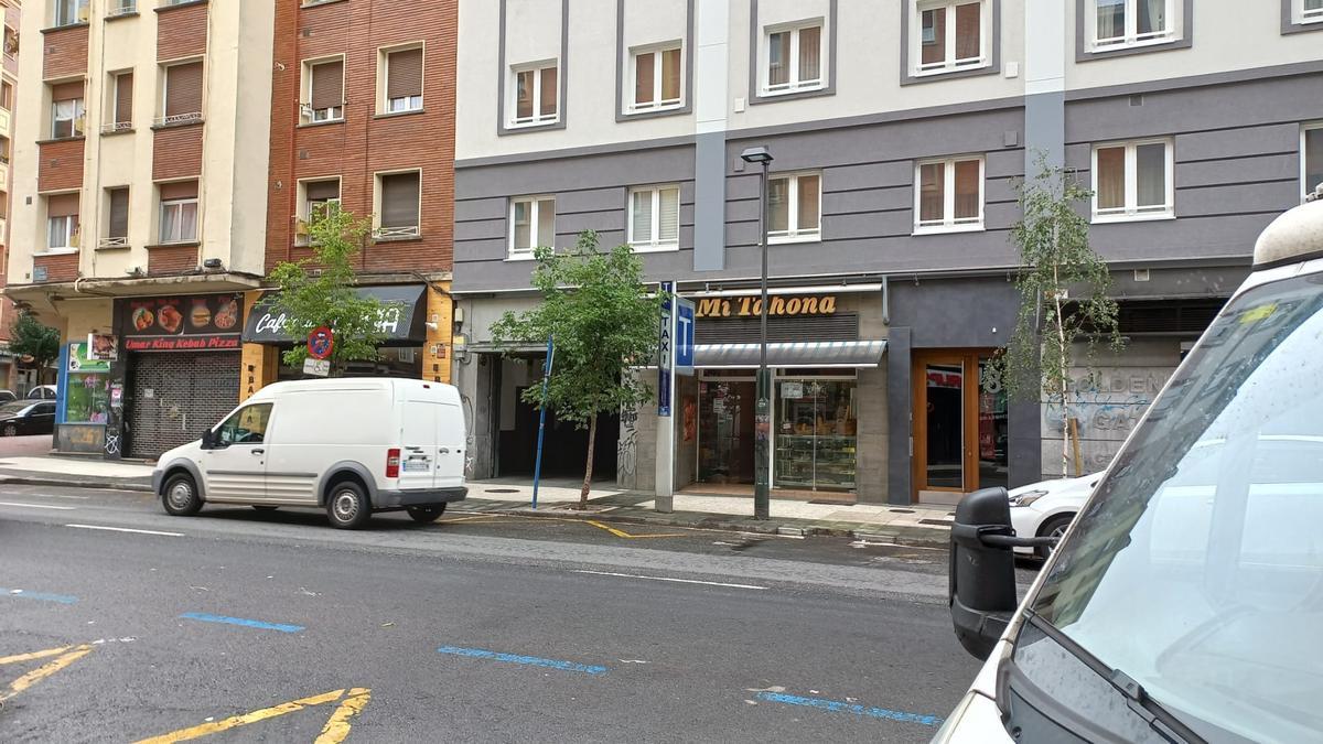Panadería Mi Tahona en la calle Coronación, donde hacen 'pan de verdad' desde hace años y donde los panaderos trabajan por la noche