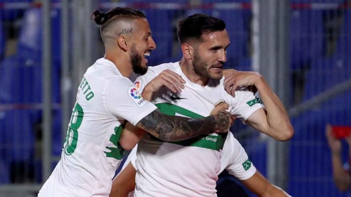 El atacante coruñés se reencontró con el gol en la visita del Elche al Coliseum