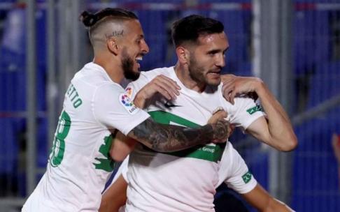 El atacante coruñés se reencontró con el gol en la visita del Elche al Coliseum El atacante coruñés se reencontró con el gol en la visita del Elche al Coliseum