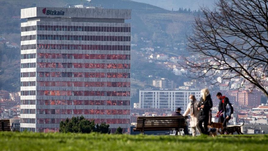 El edificio de la Torre Bizkaia cuenta con 21 plantas