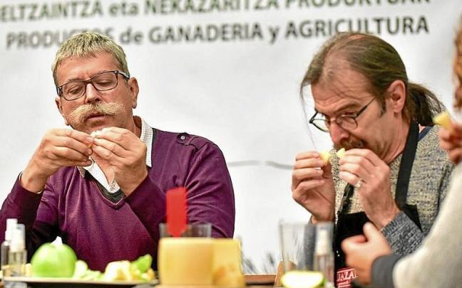 El XXXVIII Concurso de Euskal Herria de Queso de Pastor en el frontón Igarondo de Idiazabal.