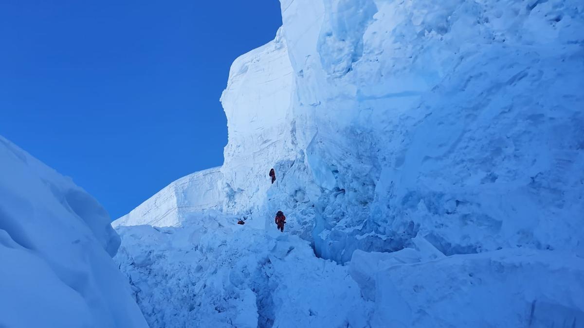 Txikon en plena ascensión a la cumbre del Manaslu.