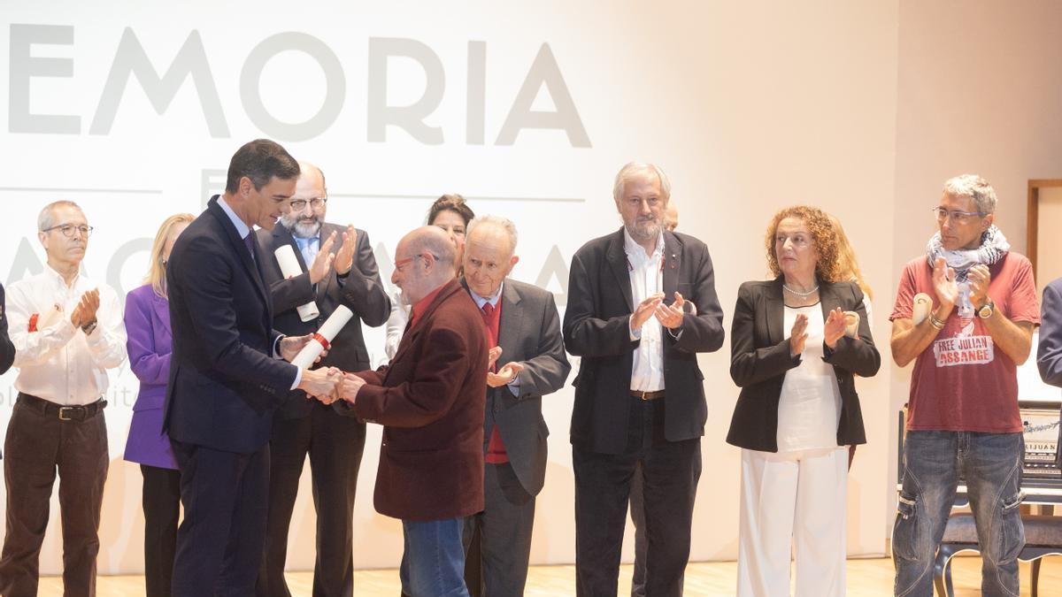 Pedro Sánchez, en el acto con víctimas de la guerra y la dictadura.