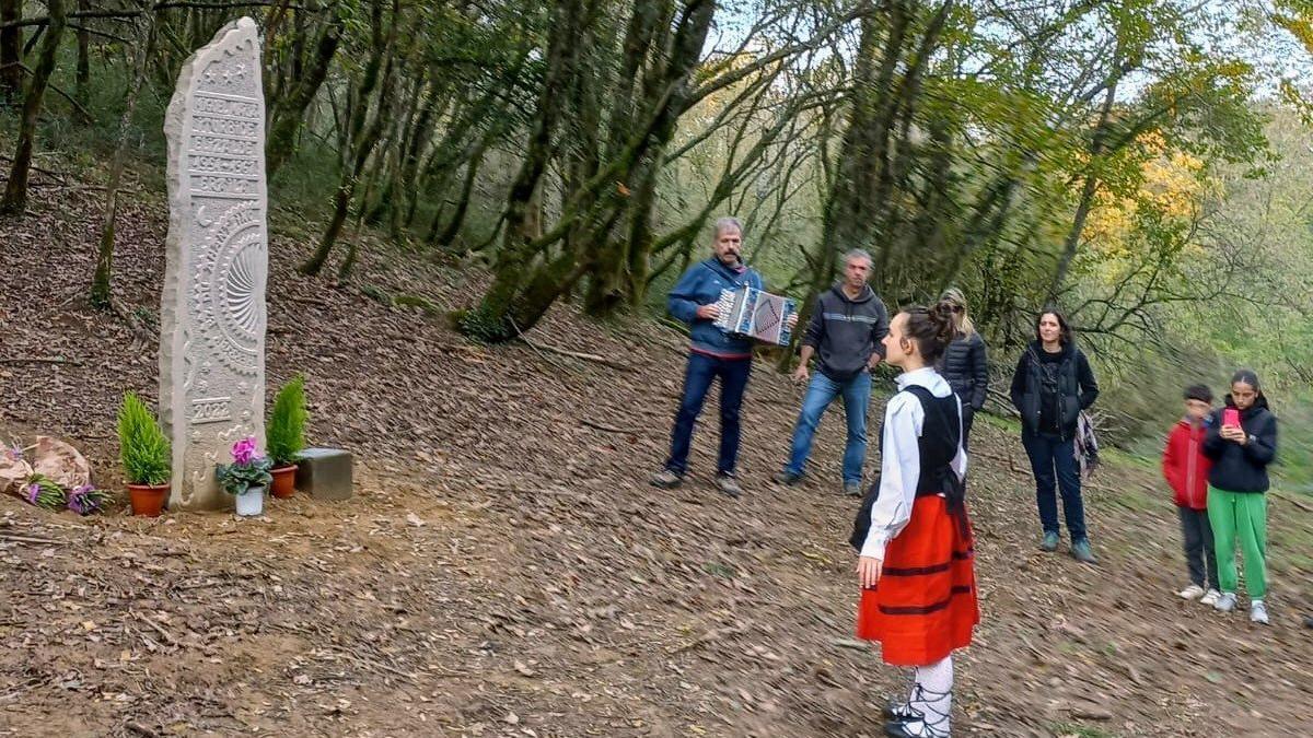 En el acto de homenaje no faltó el aurresku de honor.