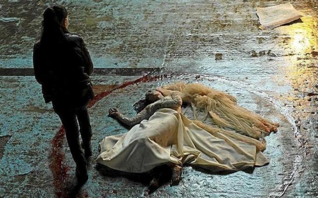 &lsquo;La novia gitana&rsquo; aparece muerta despu&eacute;s de su despedida de soltera y d&iacute;as antes de su boda.