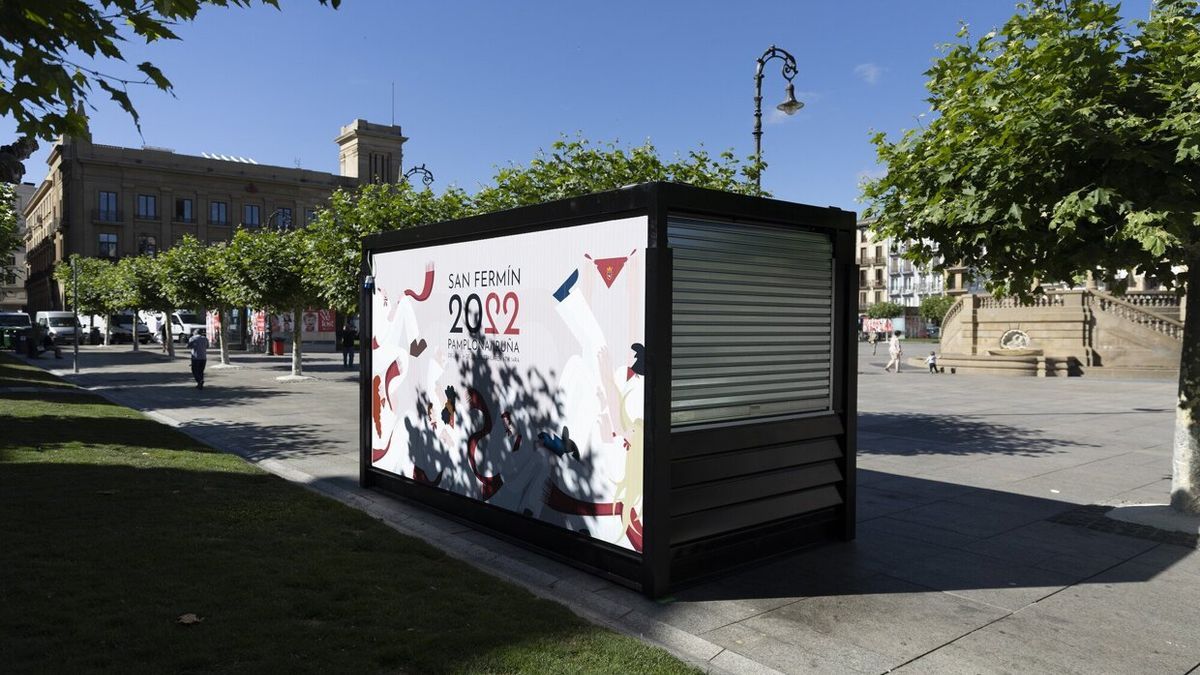 Una de las diez barras de bar instaladas en la Plaza del Castillo