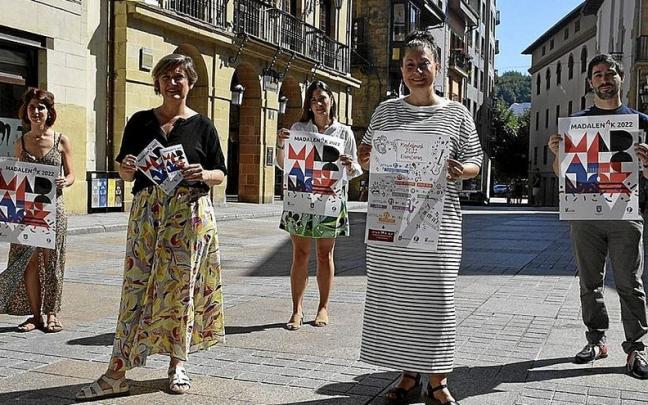 Udal taldeetako ordezkariak, Aizpea Otaegi alkatearekin, atzoko aurkezpenean. | ARGAZKIA: N.G.