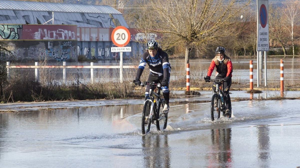 En bicicleta