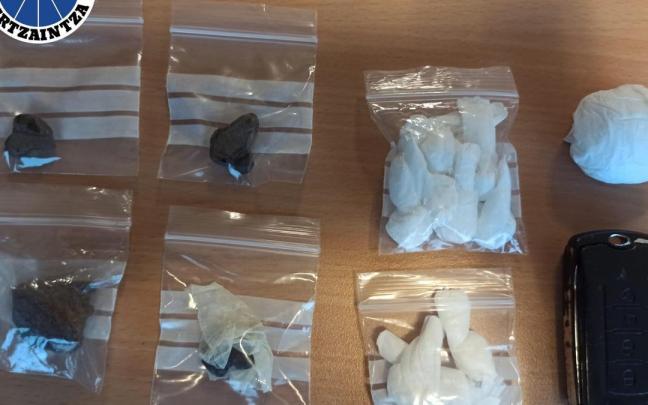 La droga incautada en el local de Romo