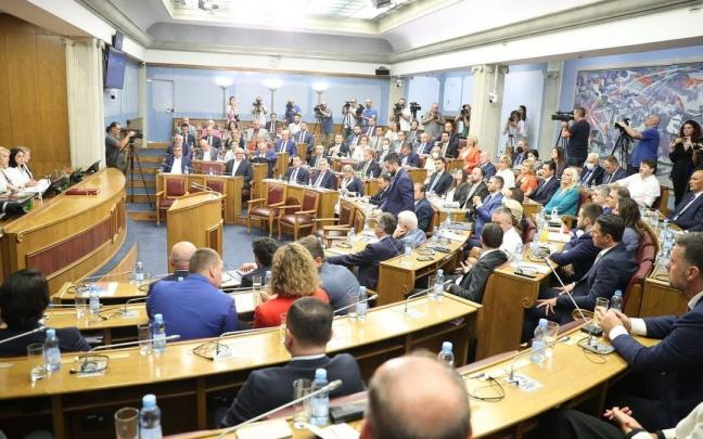 Sesi&oacute;n extraordinaria en la que el Parlamento vot&oacute; la moci&oacute;n de censura del Gobierno de Dritan Abazovic.