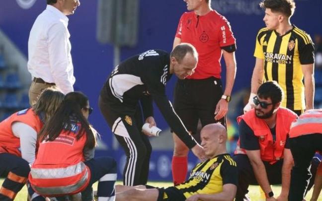 Víctor Mollejo, lesionado durante el Andorra-Zaragoza.