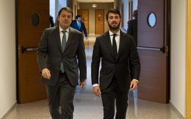 El vicepresidente, Juan García-Gallardo, y el presidente de la Junta de Castilla y León, Alfonso Fernández Mañueco. El vicepresidente, Juan García-Gallardo, y el presidente de la Junta de Castilla y León, Alfonso Fernández Mañueco.