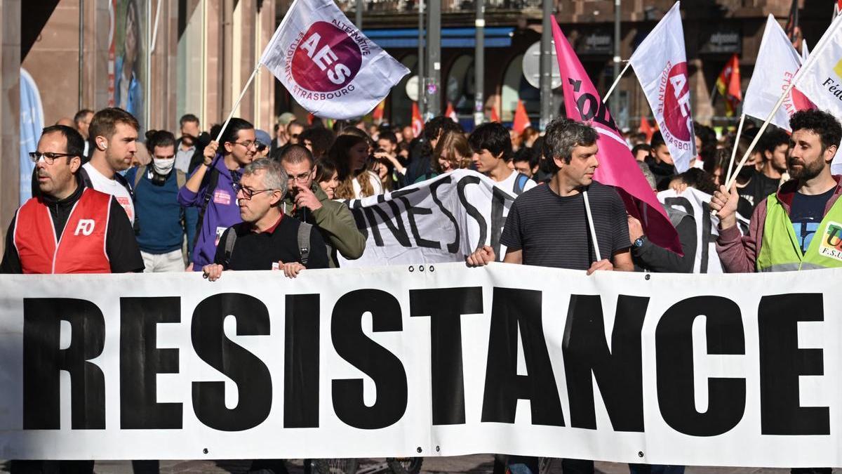 El Gobierno francés teme que la huelga afecte a la producción de las refinerías provocando escasez en las gasolineras como hace unos meses.